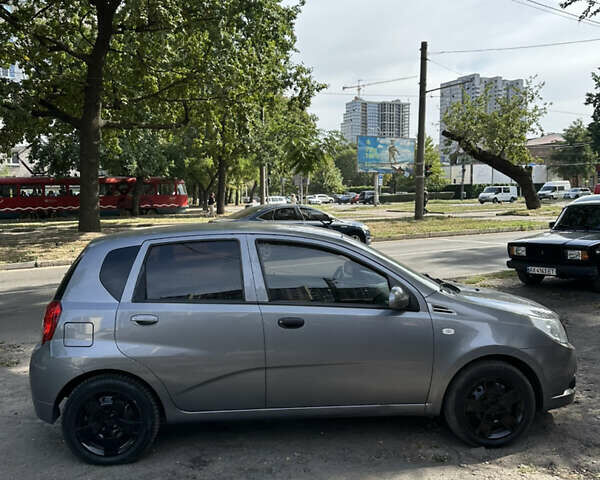 Серый Шевроле Авео, объемом двигателя 1.21 л и пробегом 254 тыс. км за 3500 $, фото 5 на Automoto.ua