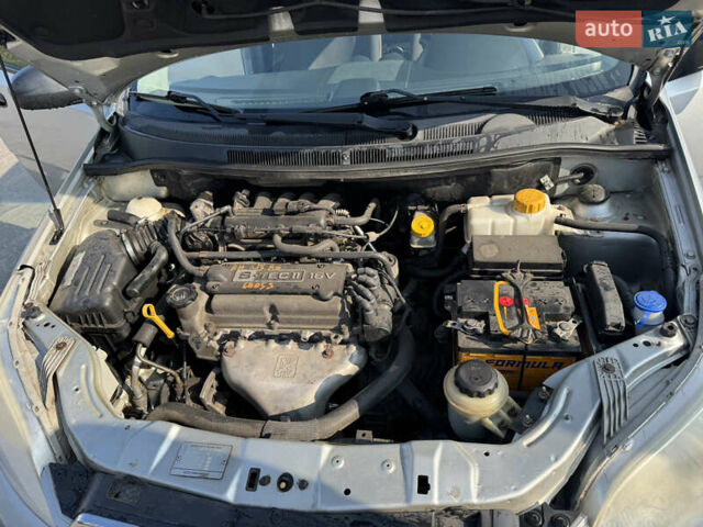 Серый Шевроле Авео, объемом двигателя 1.21 л и пробегом 171 тыс. км за 4400 $, фото 9 на Automoto.ua