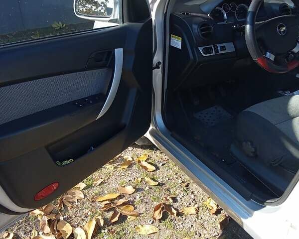 Серый Шевроле Авео, объемом двигателя 1.4 л и пробегом 217 тыс. км за 3700 $, фото 8 на Automoto.ua