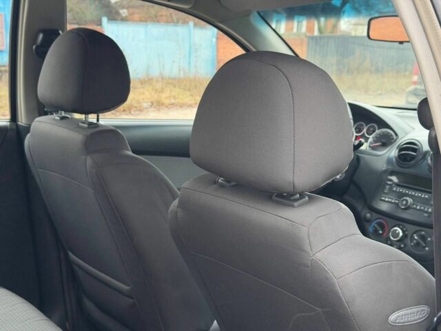 Серый Шевроле Авео, объемом двигателя 0 л и пробегом 160 тыс. км за 3999 $, фото 15 на Automoto.ua