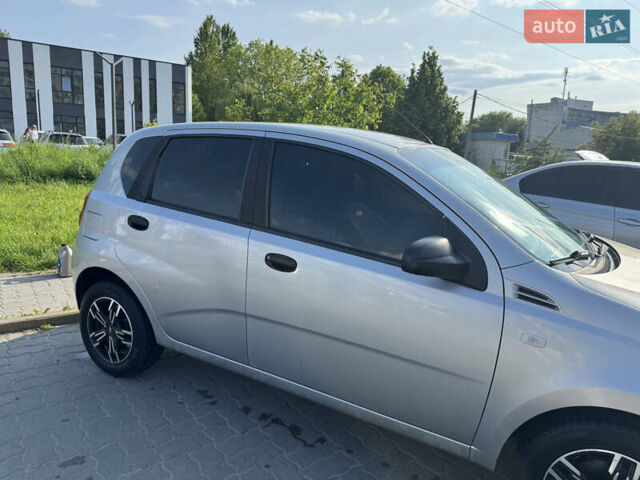 Серый Шевроле Авео, объемом двигателя 1.21 л и пробегом 171 тыс. км за 4400 $, фото 6 на Automoto.ua