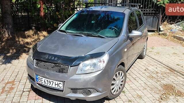 Серый Шевроле Авео, объемом двигателя 1.5 л и пробегом 150 тыс. км за 3500 $, фото 3 на Automoto.ua