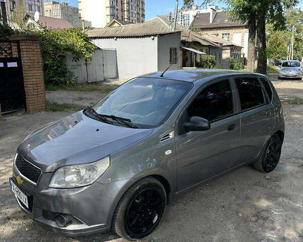 Серый Шевроле Авео, объемом двигателя 1.21 л и пробегом 254 тыс. км за 3500 $, фото 1 на Automoto.ua