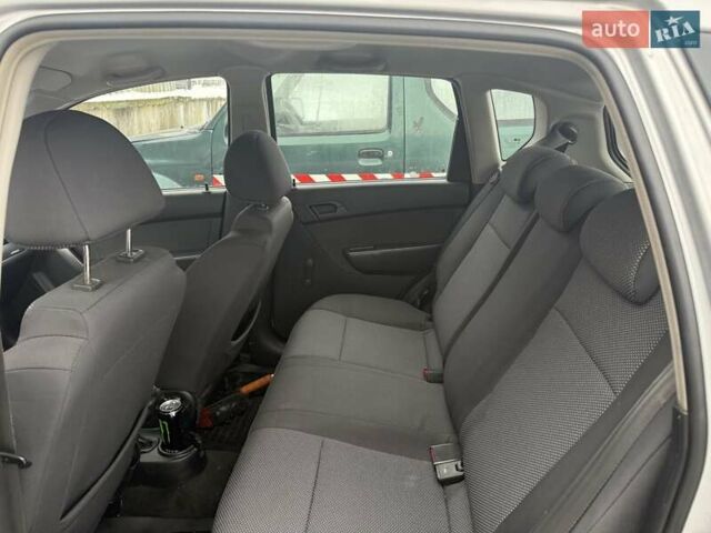 Серый Шевроле Авео, объемом двигателя 1.2 л и пробегом 176 тыс. км за 3200 $, фото 4 на Automoto.ua