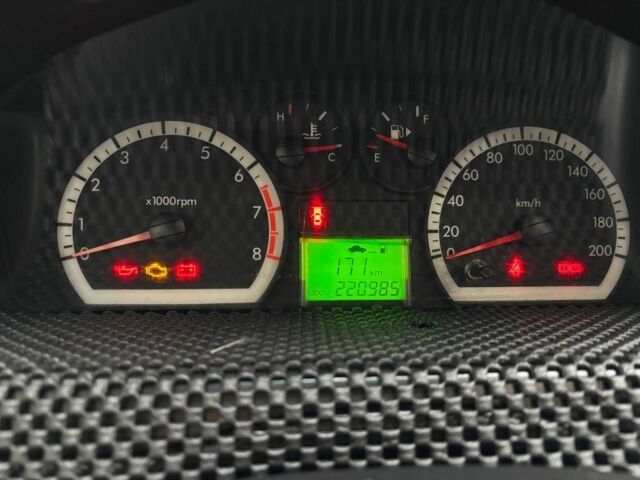 Серый Шевроле Авео, объемом двигателя 1.5 л и пробегом 220 тыс. км за 3300 $, фото 2 на Automoto.ua