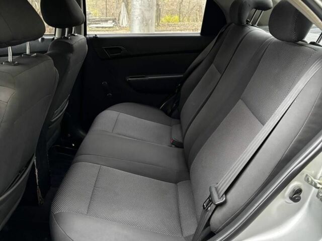 Серый Шевроле Авео, объемом двигателя 1.5 л и пробегом 220 тыс. км за 3300 $, фото 6 на Automoto.ua