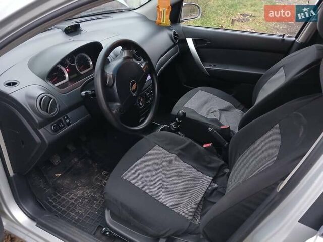 Серый Шевроле Авео, объемом двигателя 1.6 л и пробегом 74 тыс. км за 5500 $, фото 5 на Automoto.ua