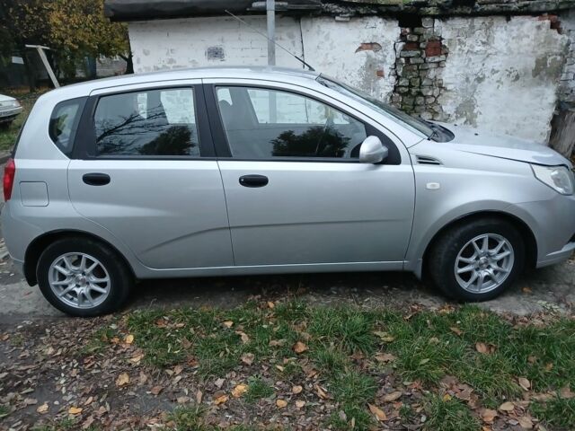 Серый Шевроле Авео, объемом двигателя 1.5 л и пробегом 74 тыс. км за 5200 $, фото 1 на Automoto.ua