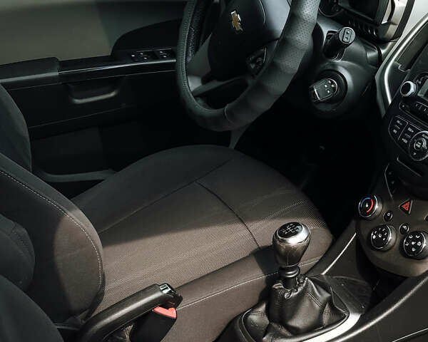 Серый Шевроле Авео, объемом двигателя 1.6 л и пробегом 186 тыс. км за 6000 $, фото 30 на Automoto.ua