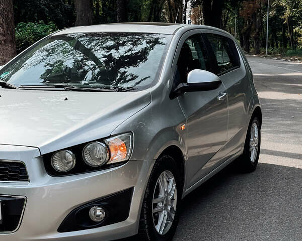 Серый Шевроле Авео, объемом двигателя 1.6 л и пробегом 186 тыс. км за 6000 $, фото 5 на Automoto.ua