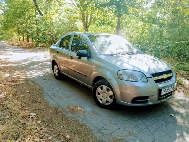 Серый Шевроле Авео, объемом двигателя 1.5 л и пробегом 2 тыс. км за 4400 $, фото 1 на Automoto.ua