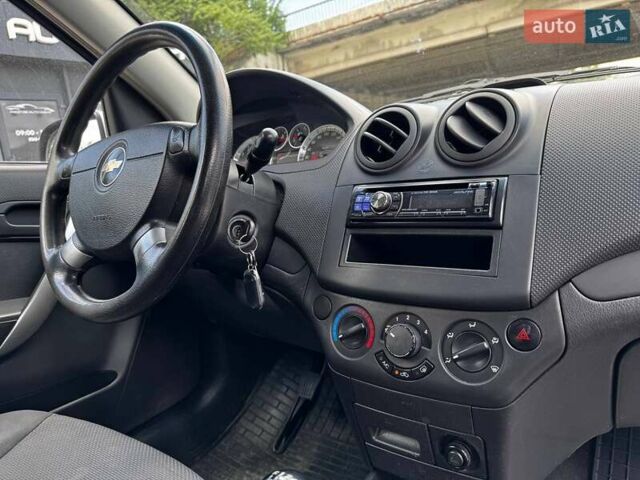 Серый Шевроле Авео, объемом двигателя 1.5 л и пробегом 98 тыс. км за 5500 $, фото 9 на Automoto.ua