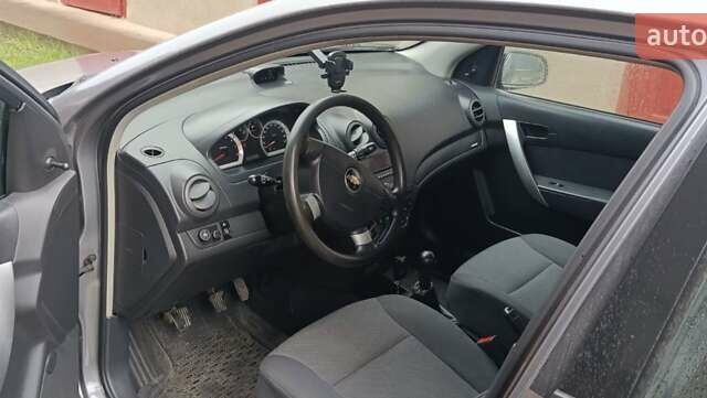 Серый Шевроле Авео, объемом двигателя 1.2 л и пробегом 176 тыс. км за 4500 $, фото 4 на Automoto.ua