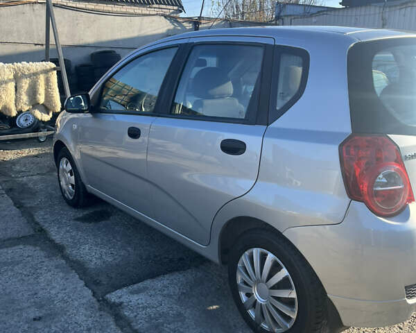 Серый Шевроле Авео, объемом двигателя 1.5 л и пробегом 100 тыс. км за 4600 $, фото 2 на Automoto.ua
