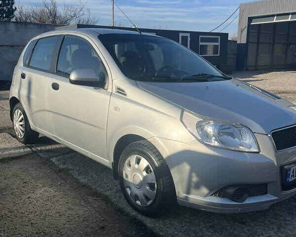 Серый Шевроле Авео, объемом двигателя 1.5 л и пробегом 100 тыс. км за 4600 $, фото 5 на Automoto.ua