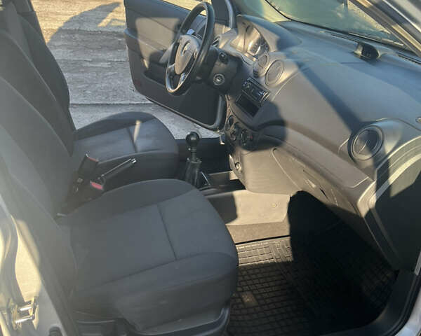 Серый Шевроле Авео, объемом двигателя 1.5 л и пробегом 100 тыс. км за 4600 $, фото 8 на Automoto.ua
