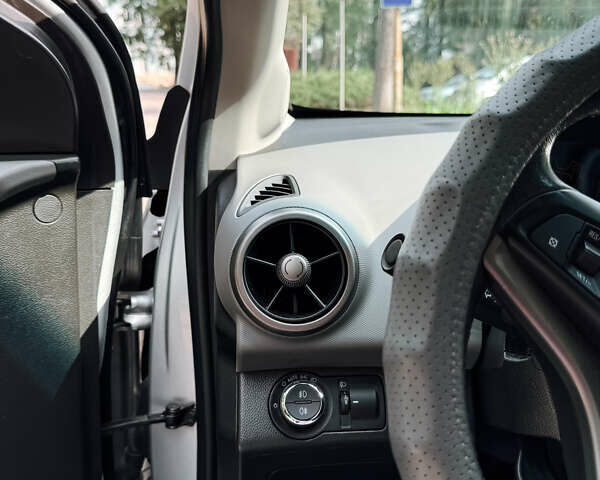 Серый Шевроле Авео, объемом двигателя 1.6 л и пробегом 186 тыс. км за 6000 $, фото 25 на Automoto.ua