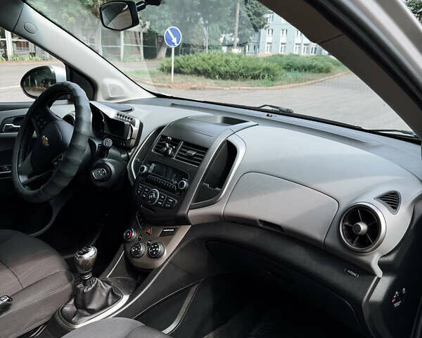 Серый Шевроле Авео, объемом двигателя 1.6 л и пробегом 186 тыс. км за 6000 $, фото 10 на Automoto.ua