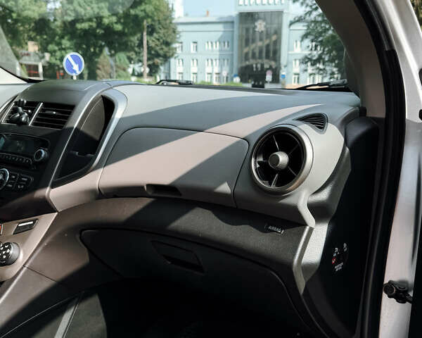 Серый Шевроле Авео, объемом двигателя 1.6 л и пробегом 186 тыс. км за 6000 $, фото 22 на Automoto.ua