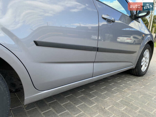 Серый Шевроле Авео, объемом двигателя 1.3 л и пробегом 253 тыс. км за 5800 $, фото 10 на Automoto.ua
