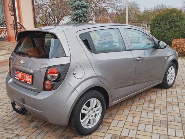 Серый Шевроле Авео, объемом двигателя 1.3 л и пробегом 219 тыс. км за 6000 $, фото 3 на Automoto.ua