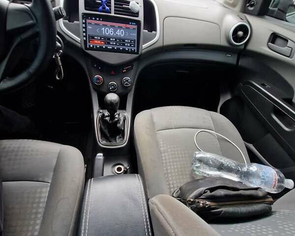 Серый Шевроле Авео, объемом двигателя 1.25 л и пробегом 238 тыс. км за 6000 $, фото 11 на Automoto.ua