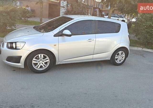 Серый Шевроле Авео, объемом двигателя 1.2 л и пробегом 249 тыс. км за 4600 $, фото 8 на Automoto.ua