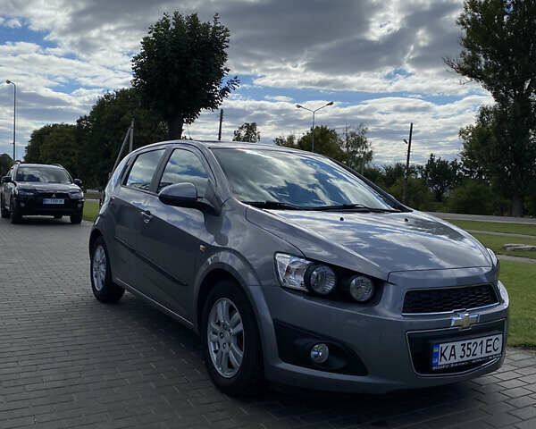 Серый Шевроле Авео, объемом двигателя 1.3 л и пробегом 253 тыс. км за 5800 $, фото 1 на Automoto.ua