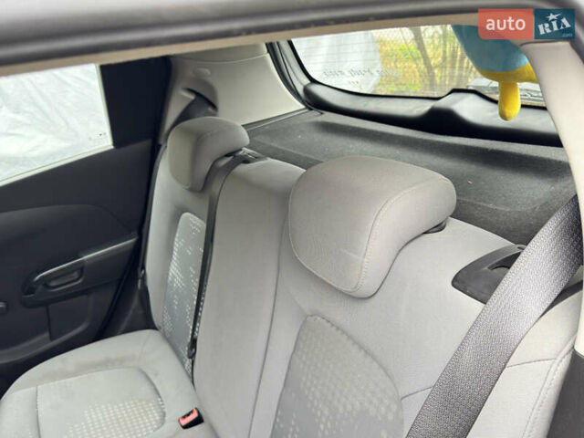 Серый Шевроле Авео, объемом двигателя 1.23 л и пробегом 243 тыс. км за 5000 $, фото 10 на Automoto.ua