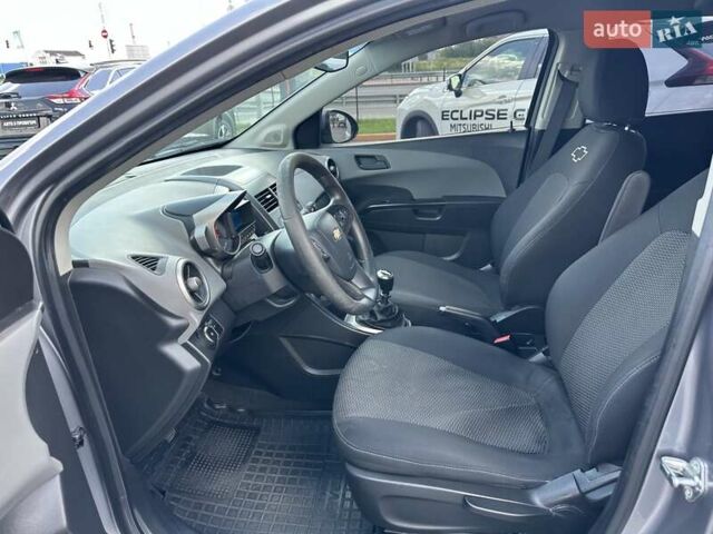 Серый Шевроле Авео, объемом двигателя 1.2 л и пробегом 187 тыс. км за 5500 $, фото 15 на Automoto.ua