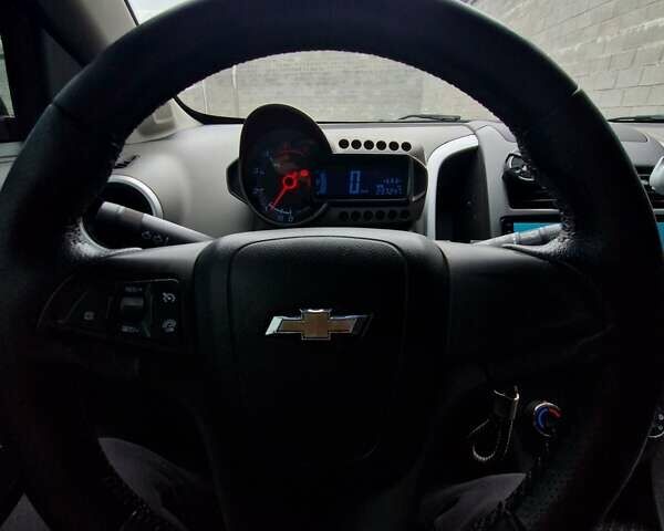 Сірий Шевроле Авео, об'ємом двигуна 1.2 л та пробігом 242 тис. км за 5400 $, фото 3 на Automoto.ua