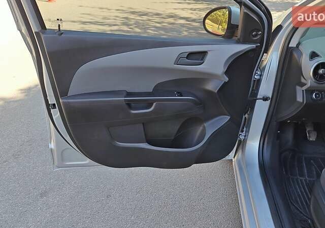 Серый Шевроле Авео, объемом двигателя 1.2 л и пробегом 249 тыс. км за 4600 $, фото 18 на Automoto.ua