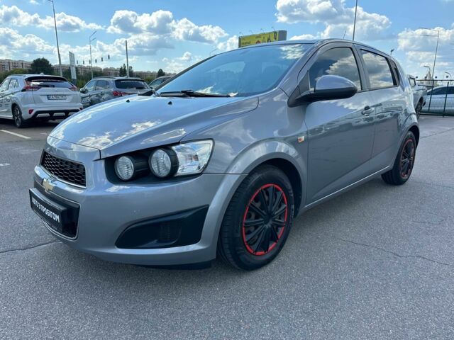 Серый Шевроле Авео, объемом двигателя 1.2 л и пробегом 187 тыс. км за 5200 $, фото 2 на Automoto.ua