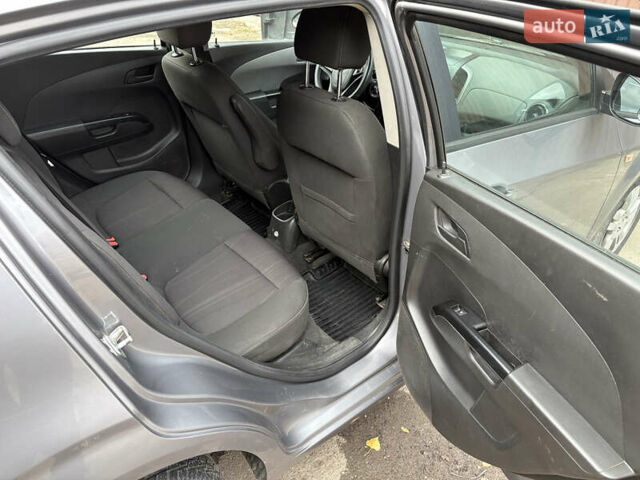 Серый Шевроле Авео, объемом двигателя 1.25 л и пробегом 390 тыс. км за 3300 $, фото 14 на Automoto.ua