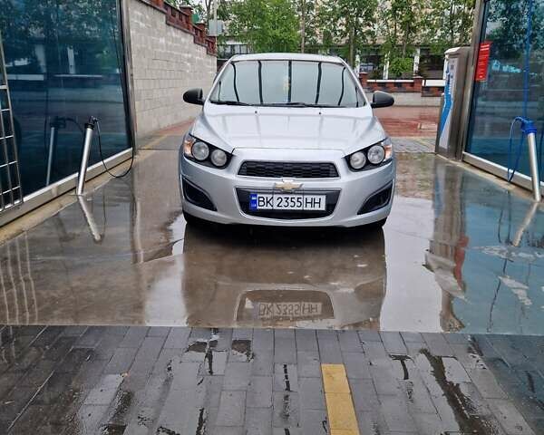 Серый Шевроле Авео, объемом двигателя 1.25 л и пробегом 238 тыс. км за 6000 $, фото 2 на Automoto.ua