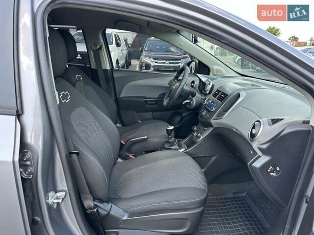 Серый Шевроле Авео, объемом двигателя 1.2 л и пробегом 187 тыс. км за 5500 $, фото 25 на Automoto.ua