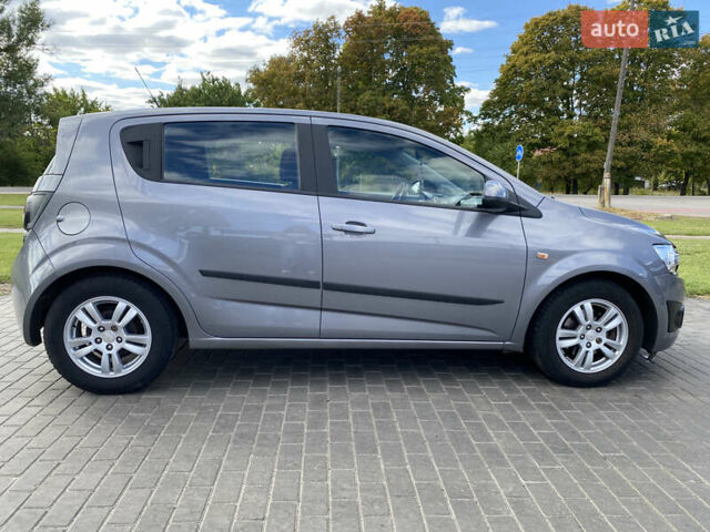 Серый Шевроле Авео, объемом двигателя 1.3 л и пробегом 253 тыс. км за 5800 $, фото 3 на Automoto.ua