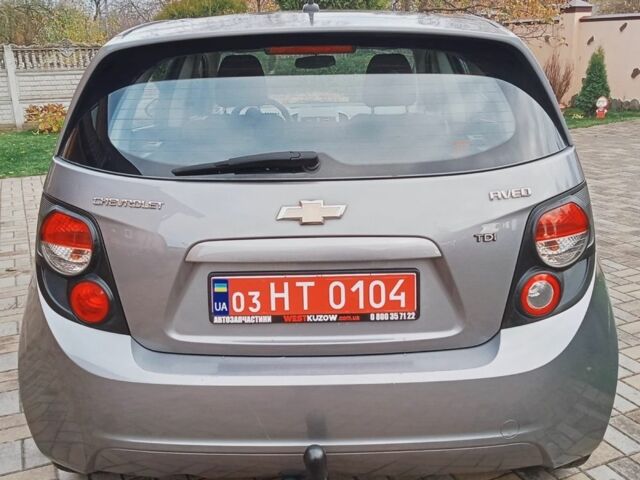 Серый Шевроле Авео, объемом двигателя 1.3 л и пробегом 219 тыс. км за 6000 $, фото 4 на Automoto.ua