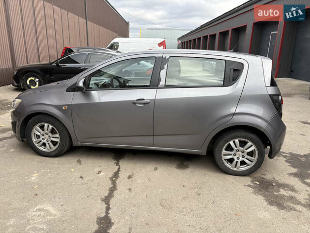 Серый Шевроле Авео, объемом двигателя 1.25 л и пробегом 390 тыс. км за 3300 $, фото 6 на Automoto.ua