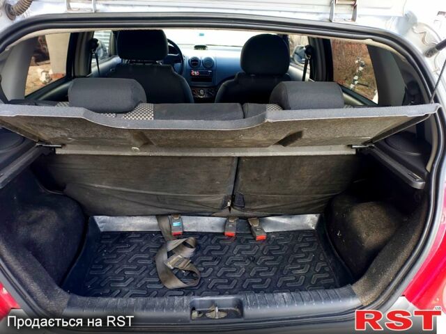 Сірий Шевроле Авео, об'ємом двигуна 1.5 л та пробігом 130 тис. км за 4000 $, фото 4 на Automoto.ua