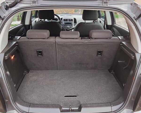 Серый Шевроле Авео, объемом двигателя 1.3 л и пробегом 216 тыс. км за 6200 $, фото 7 на Automoto.ua