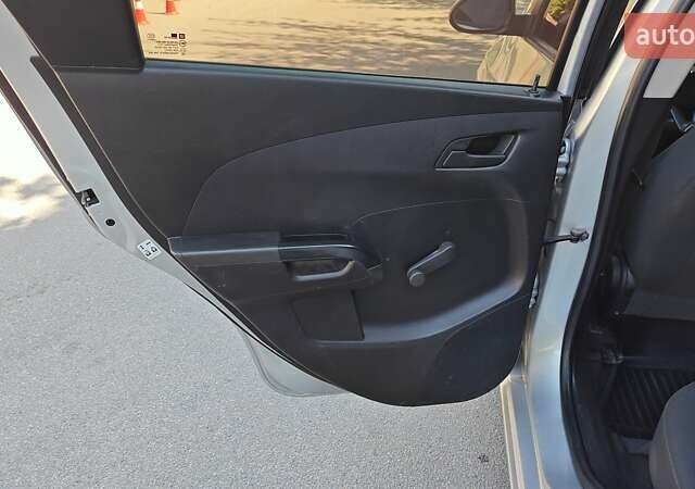 Серый Шевроле Авео, объемом двигателя 1.2 л и пробегом 249 тыс. км за 4600 $, фото 25 на Automoto.ua