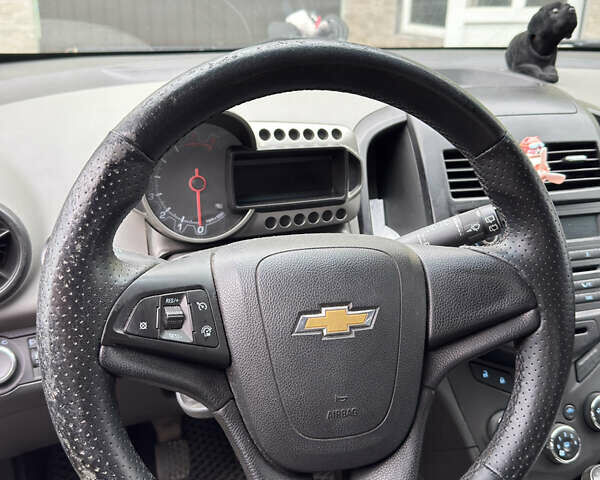 Серый Шевроле Авео, объемом двигателя 1.23 л и пробегом 243 тыс. км за 5000 $, фото 7 на Automoto.ua