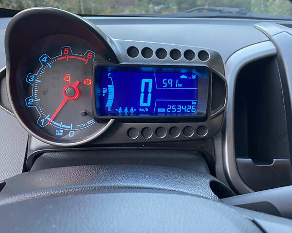 Серый Шевроле Авео, объемом двигателя 1.3 л и пробегом 253 тыс. км за 5800 $, фото 16 на Automoto.ua