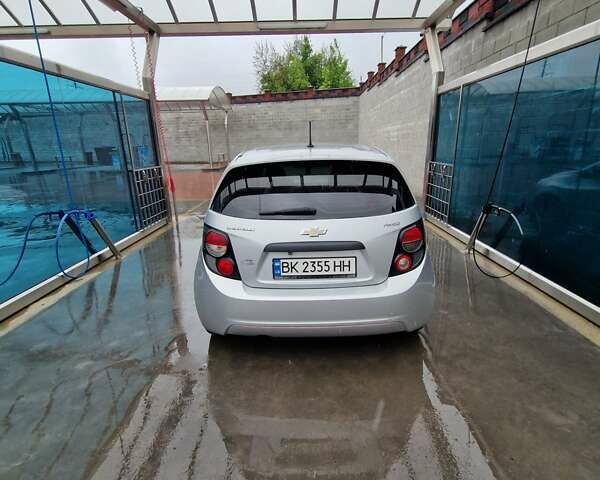 Серый Шевроле Авео, объемом двигателя 1.25 л и пробегом 238 тыс. км за 6000 $, фото 6 на Automoto.ua