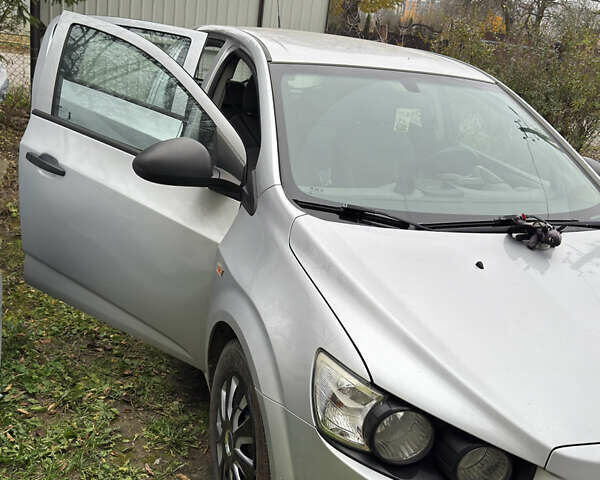 Серый Шевроле Авео, объемом двигателя 1.23 л и пробегом 243 тыс. км за 5000 $, фото 6 на Automoto.ua