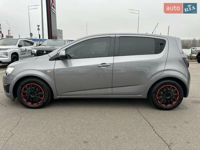 Серый Шевроле Авео, объемом двигателя 1.25 л и пробегом 187 тыс. км за 5200 $, фото 4 на Automoto.ua