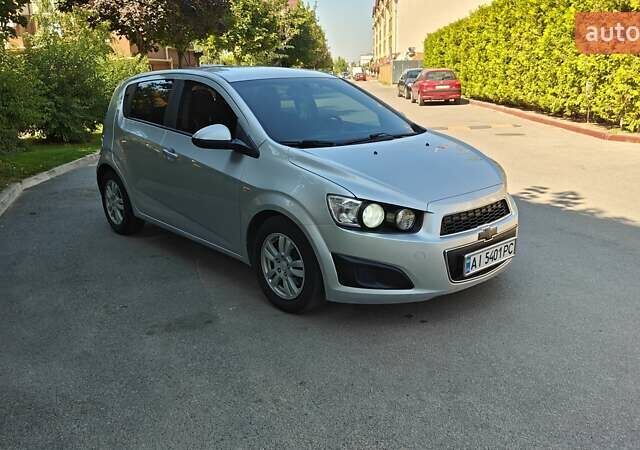 Серый Шевроле Авео, объемом двигателя 1.2 л и пробегом 249 тыс. км за 4600 $, фото 2 на Automoto.ua