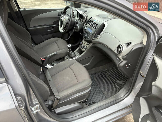 Серый Шевроле Авео, объемом двигателя 1.25 л и пробегом 390 тыс. км за 3300 $, фото 15 на Automoto.ua