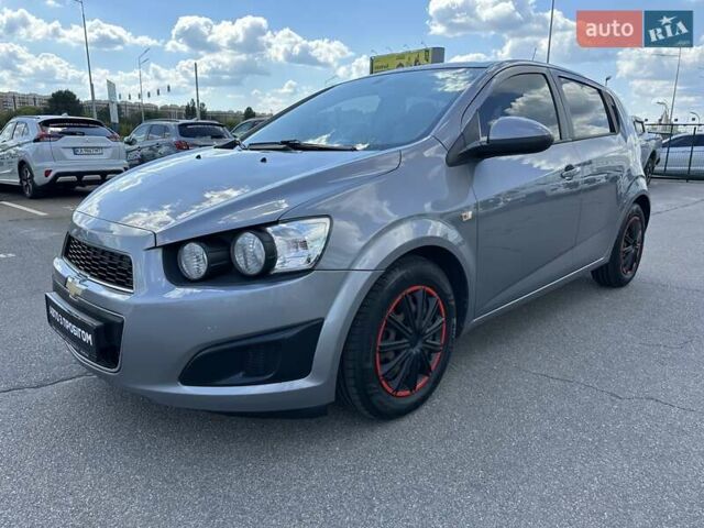 Серый Шевроле Авео, объемом двигателя 1.2 л и пробегом 187 тыс. км за 5500 $, фото 3 на Automoto.ua